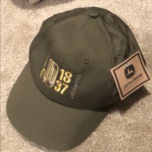 John Deere 1837 snap back trucker hat. NWT!